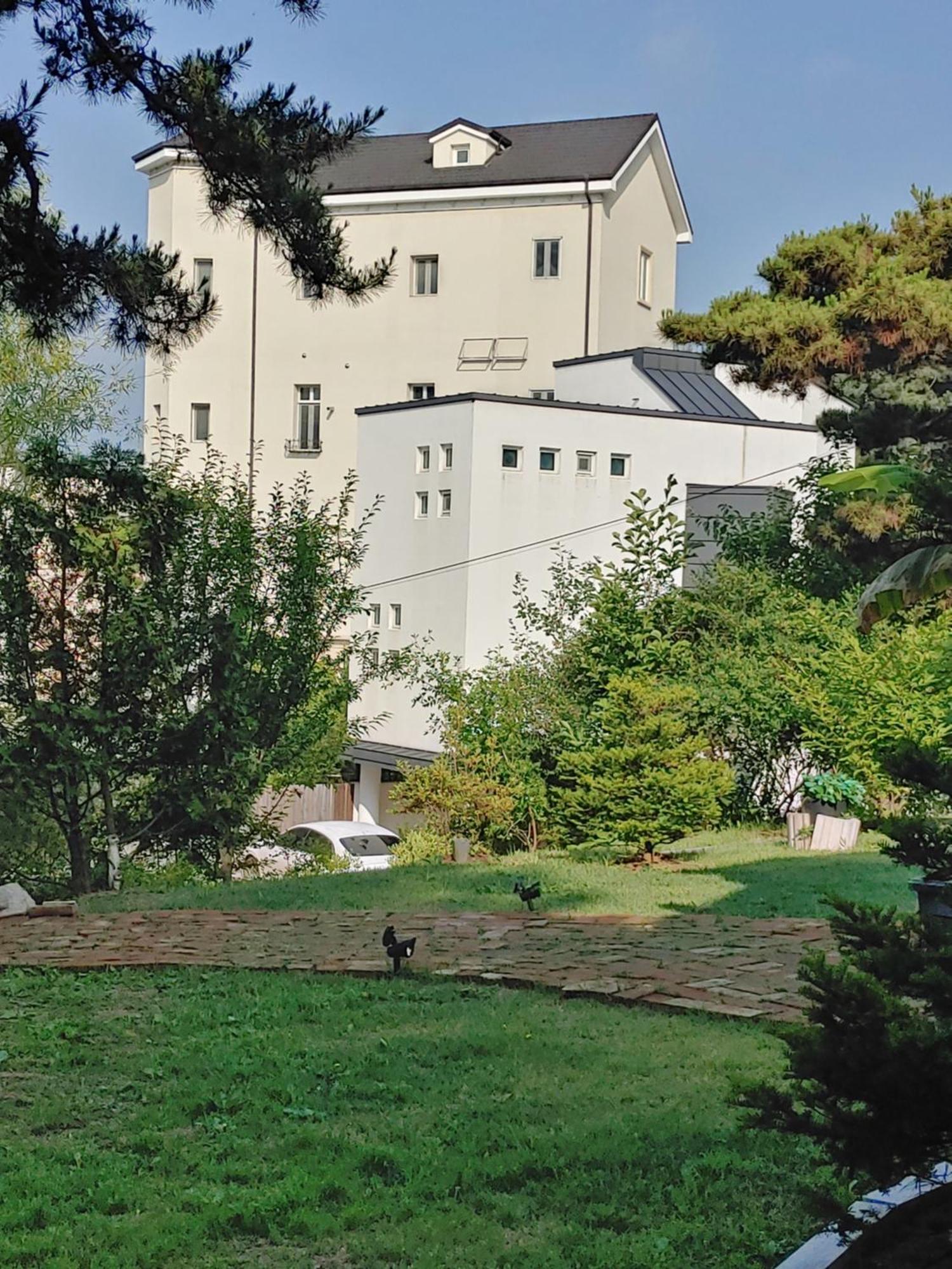 The Castle Stay Chuncheon Exteriör bild